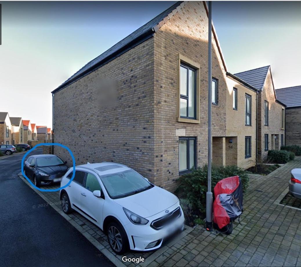 Modern 3 Bedroom House With Parking Bath Exteriér fotografie